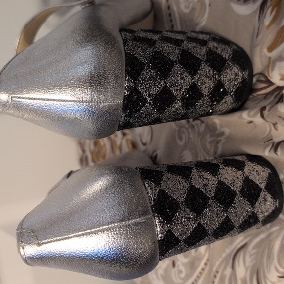 Shoes - Picture 3 of 6